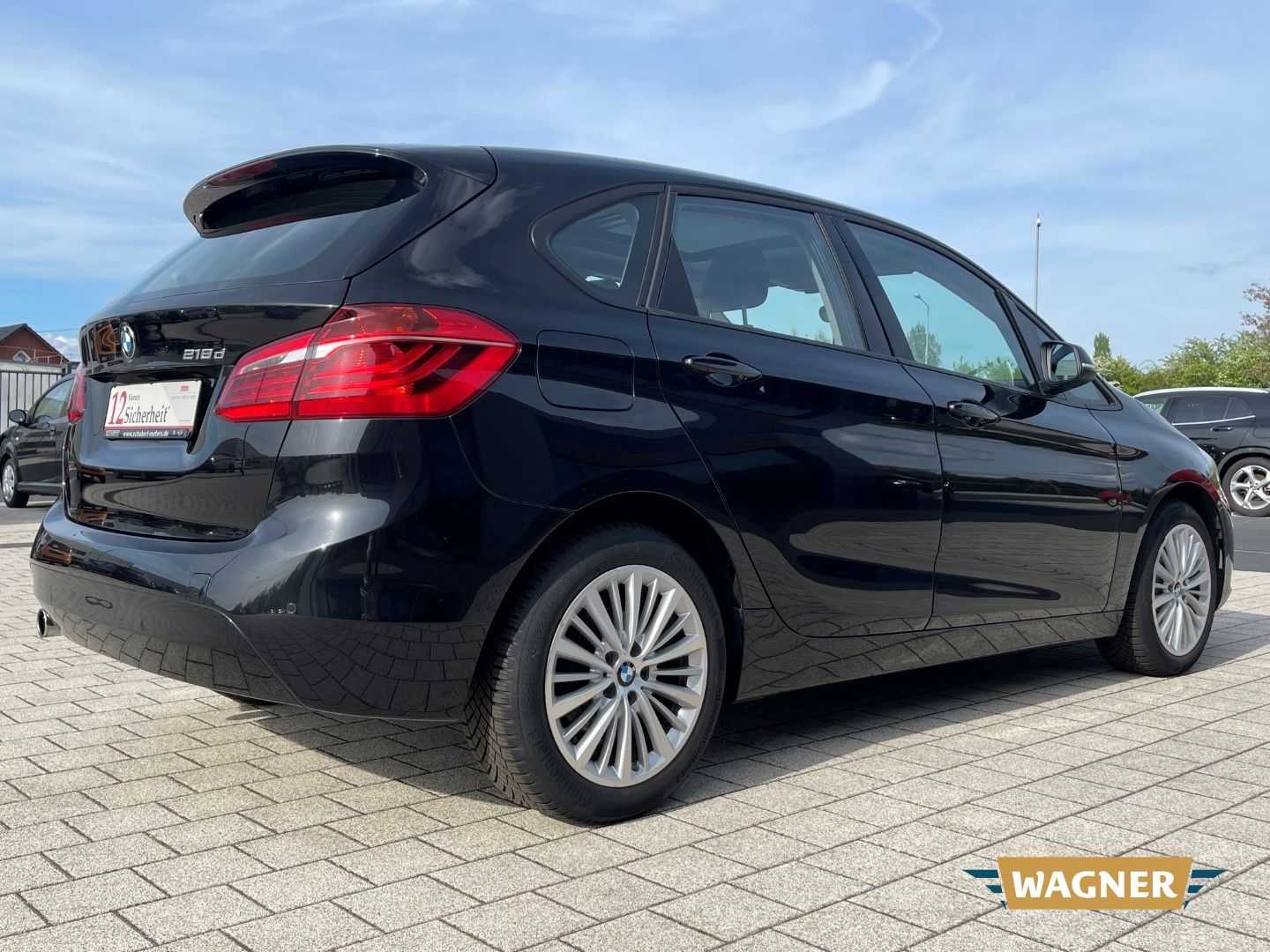 Fahrzeugabbildung BMW 218 Active Tourer d Sitzheizung Klimaautomatik