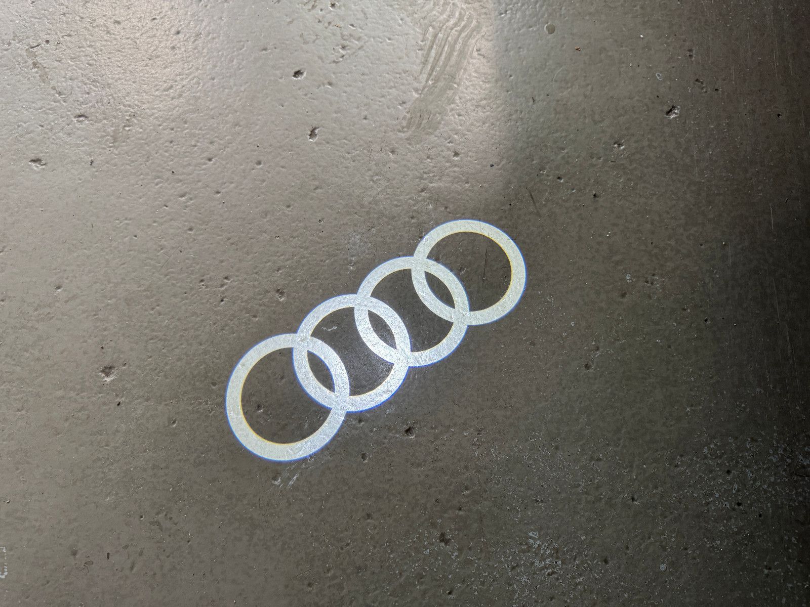 Fahrzeugabbildung Audi A5 SP S-TRONIC SONDERLACKIERUNG S-LINE MEGA VOLL