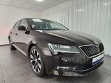 Skoda Superb STYLE 2.0 220PS ACC SHZ NAV CarPlay 1.Hd. - Skoda Superb mit Benzin-Antrieb: Limousine, 2.0