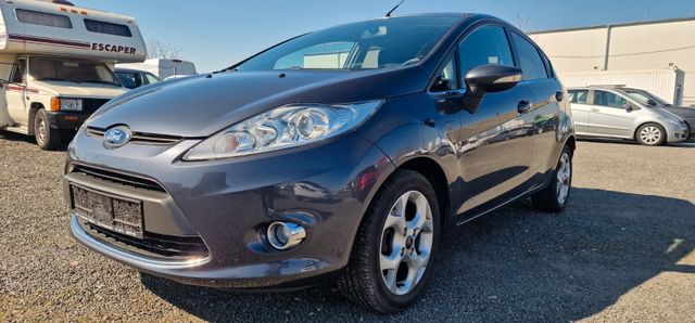 Ford Fiesta Titanium*Klimaaut.*Tüv Neu*1.Hand*USB*Aux