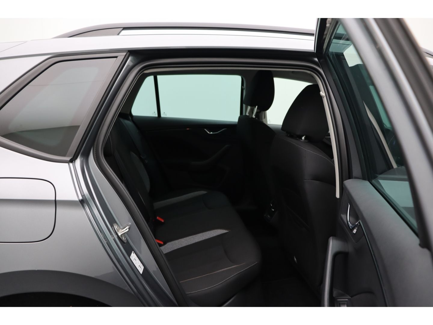 Fahrzeugabbildung SKODA Kamiq 1.0 Selection Kamera SHZ Einparkhilfe vorn