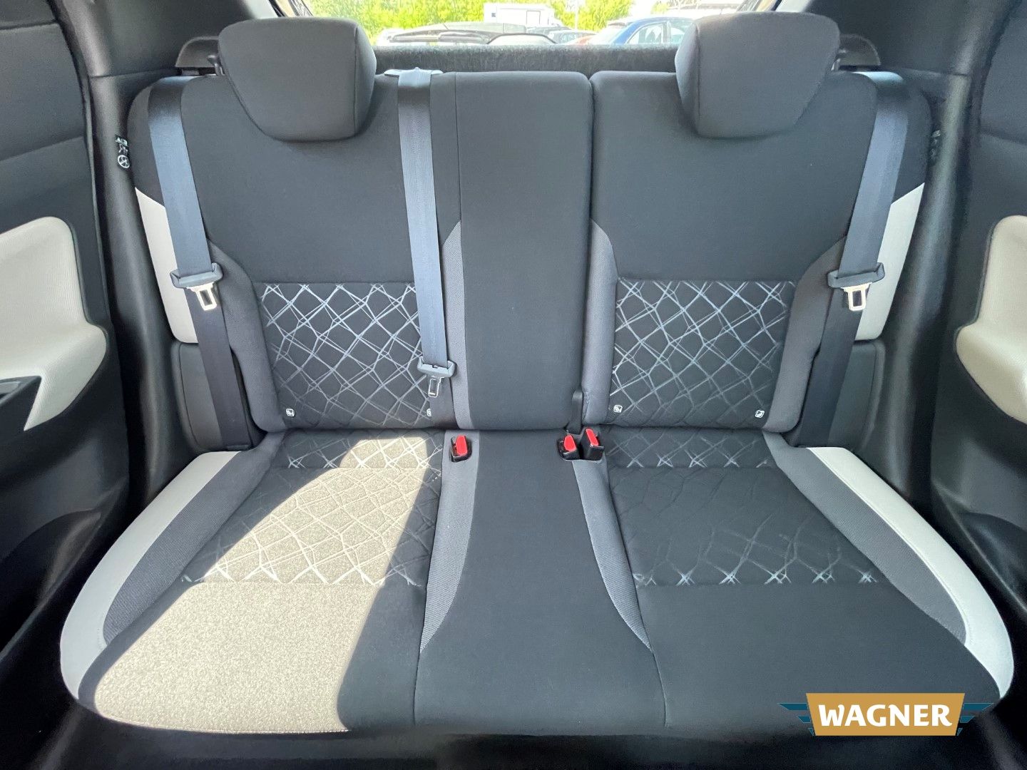 Fahrzeugabbildung Nissan Micra N-Connecta 1.0 IG-T Klimaautomatik Navi
