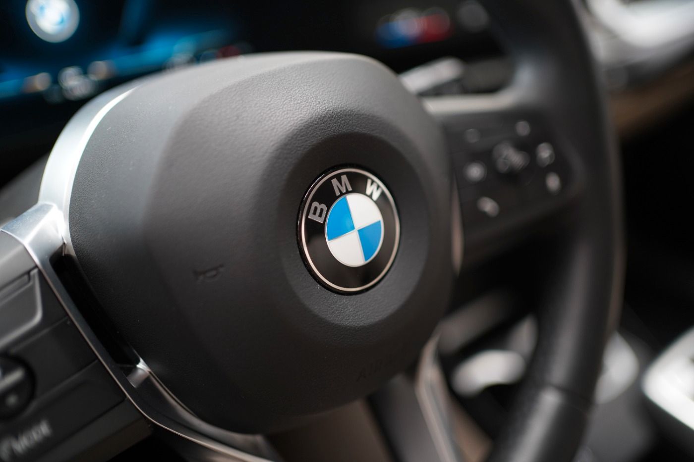 Fahrzeugabbildung BMW X1 18i xLine +LED+Komfortzugang+DAB+Sitzheizung