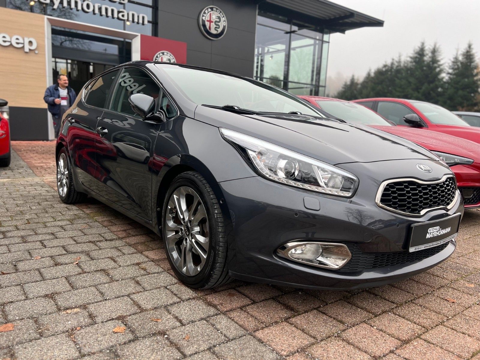 Fahrzeugabbildung Kia KIA CEED 1.6 DCT SPIRIT AUTOMATIK PANORAMADA
