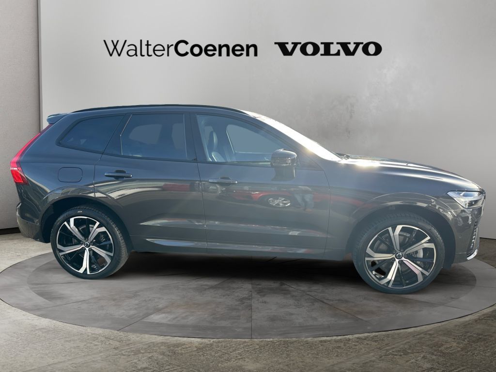 VOLVO XC60 T8 AWD Recharge Plus Dark 360° AHK semi ele VOLVO XC60 T8 AWD Recharge Plus Dark 360° AHK semi ele