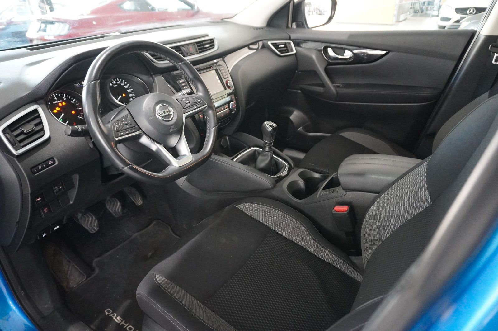 Fahrzeugabbildung Nissan Qashqai  1.3 DIG-T N-WAY NAVI/LED/KAMERA/SHZ/DAB