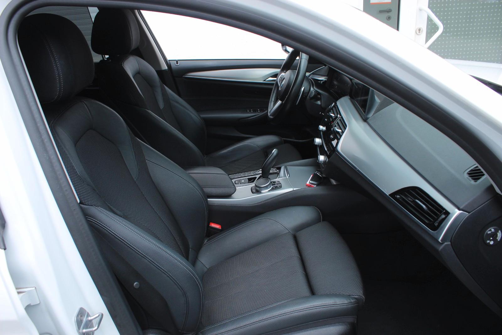 BMW 530e Sport Line NAVI*SOFT-CLOSE*T-LEDER*LED*360°