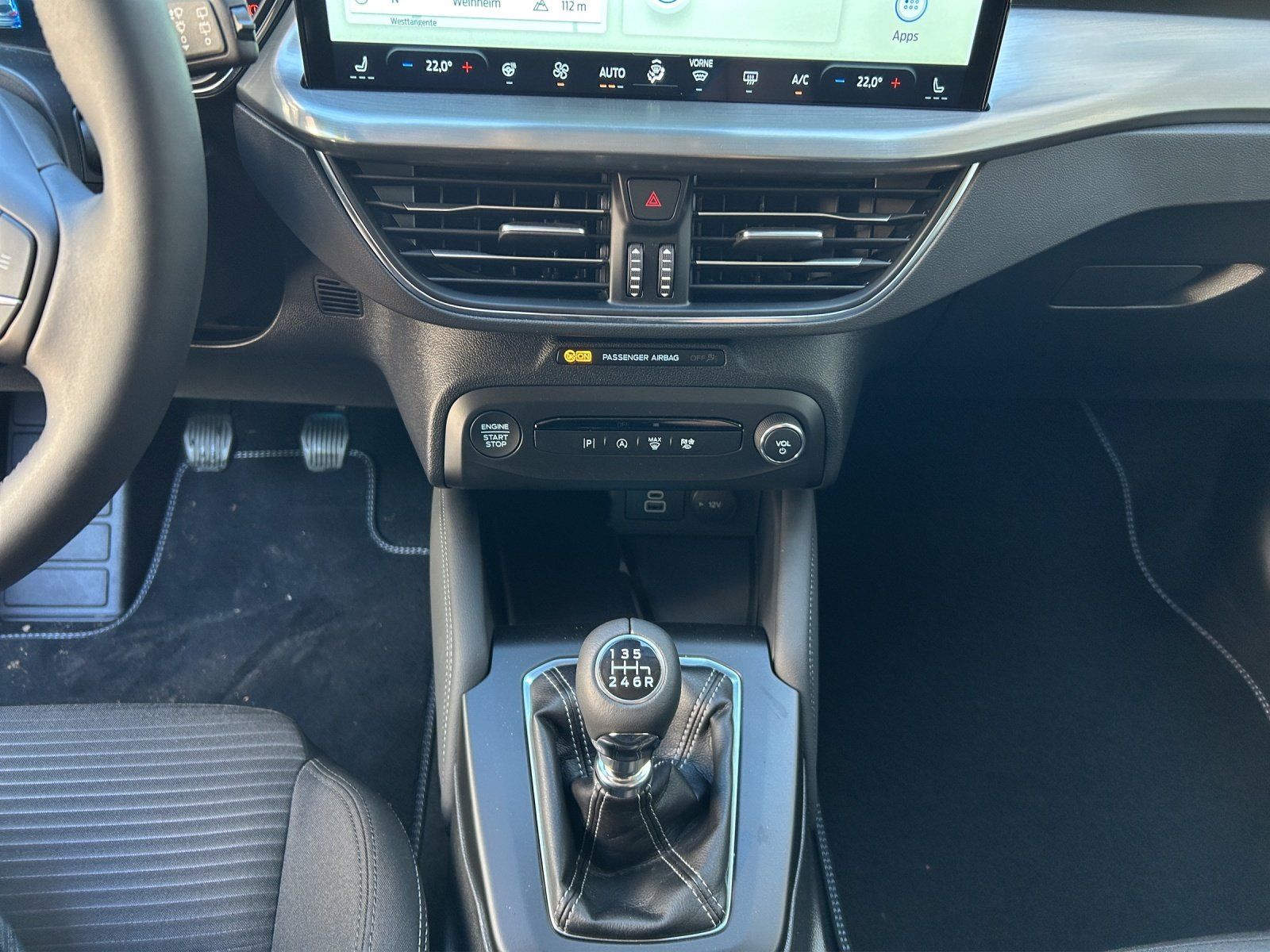 Fahrzeugabbildung Ford Focus Titanium X Winter P. B&O e.Call LM 17Z LED