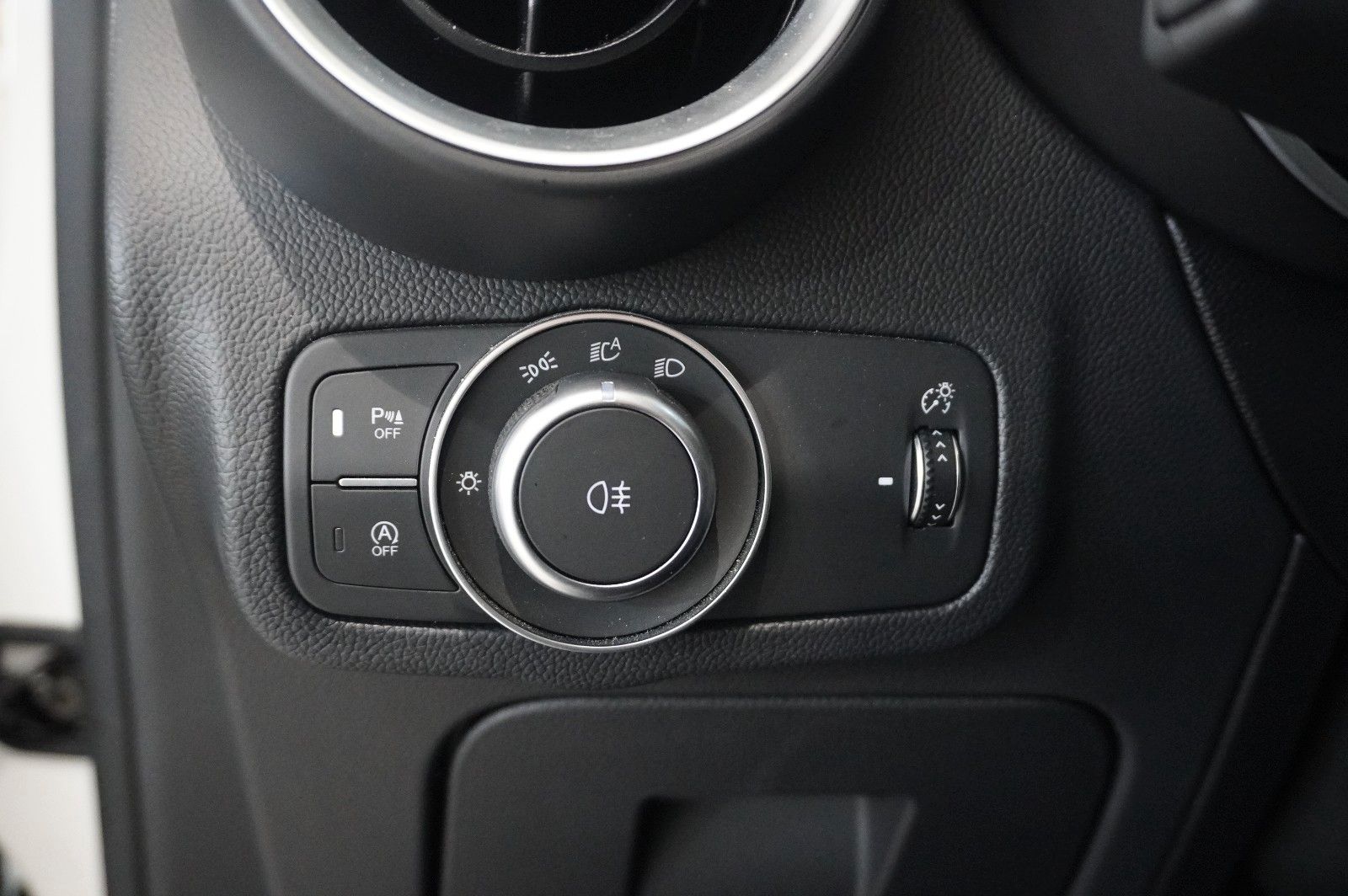 Fahrzeugabbildung Alfa Romeo Stelvio 2.2D VELOCE Q4 NAVI/LED/KAMERA/MATRIX/SH