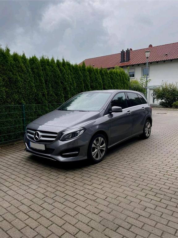 Mercedes-Benz B 200