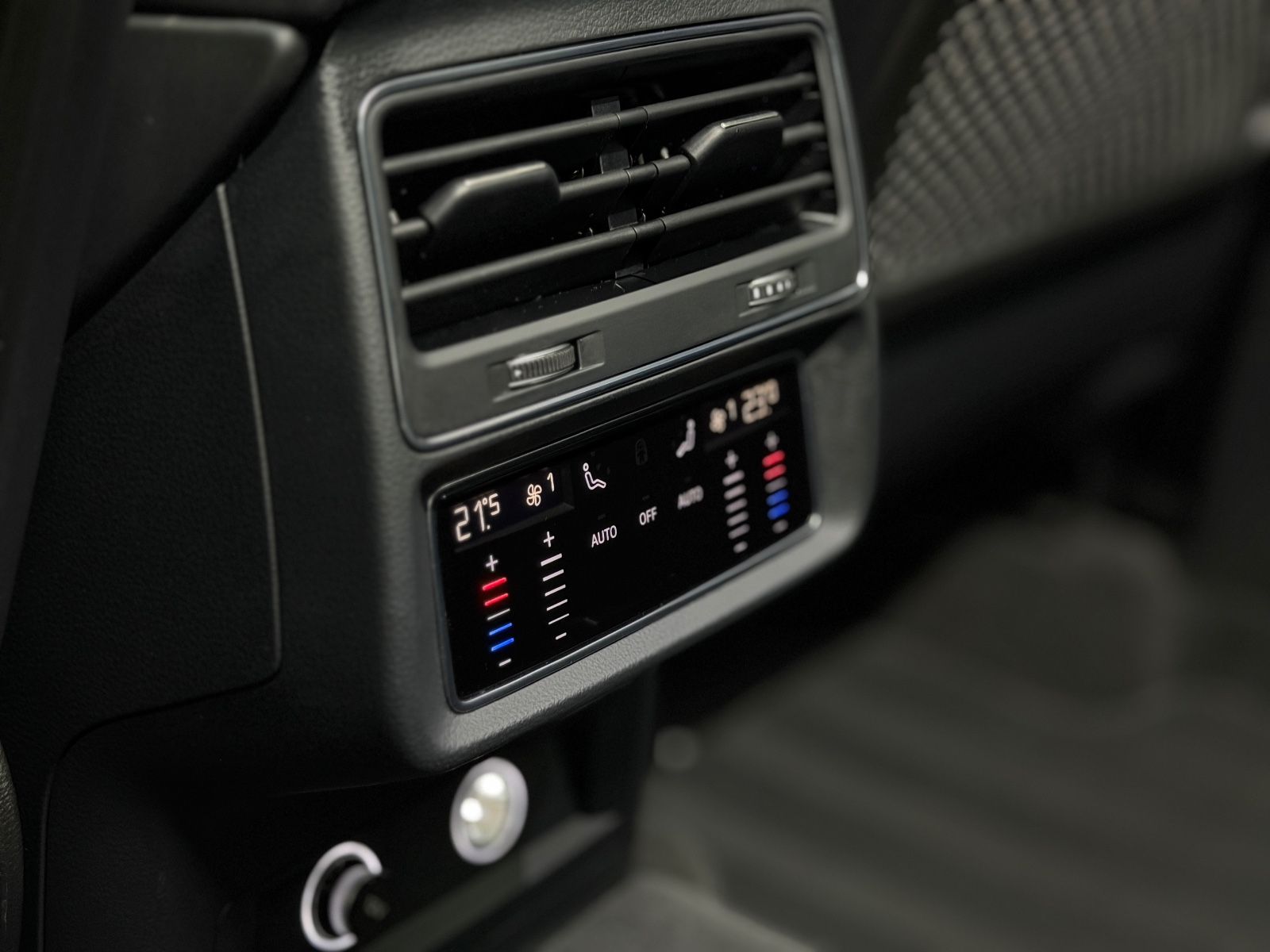 Fahrzeugabbildung Audi SQ7 4.0 TDI quattro|3D BANG&OLUFSEN|PANORAMA|AHK