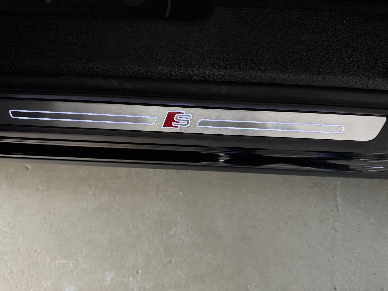 Fahrzeugabbildung Audi Q3 45 TFSI e S-TRONIC S-LINE ACC VIRTUAL LED KAM
