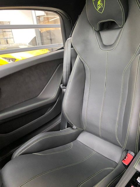Fahrzeugabbildung Lamborghini Huracán EVO Spider*LIFT*DAB*PDC*CAM*MIETKAUF