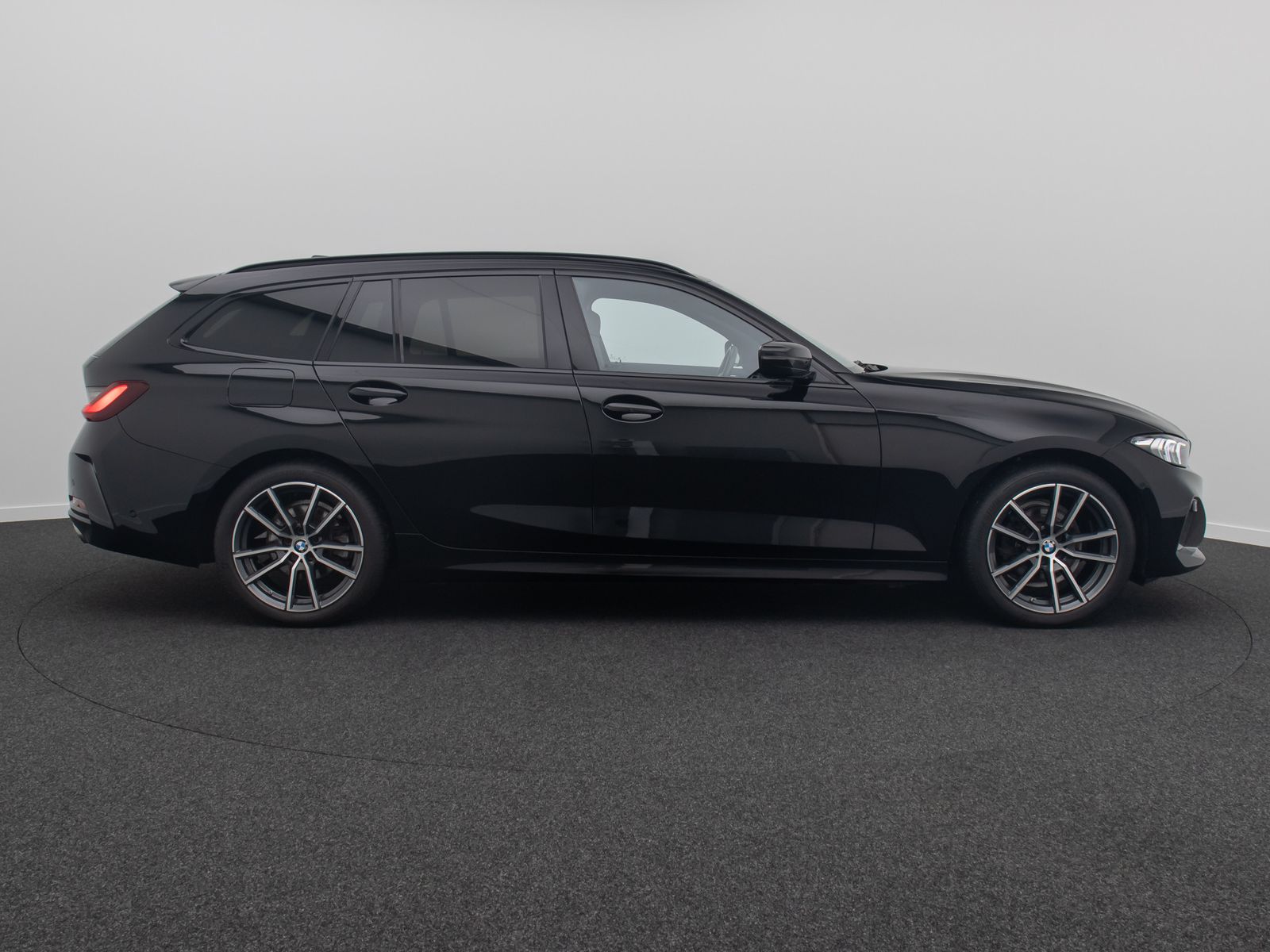 Fahrzeugabbildung BMW 318d Kamera DAB HiFi Leder Sport LED 18Zoll