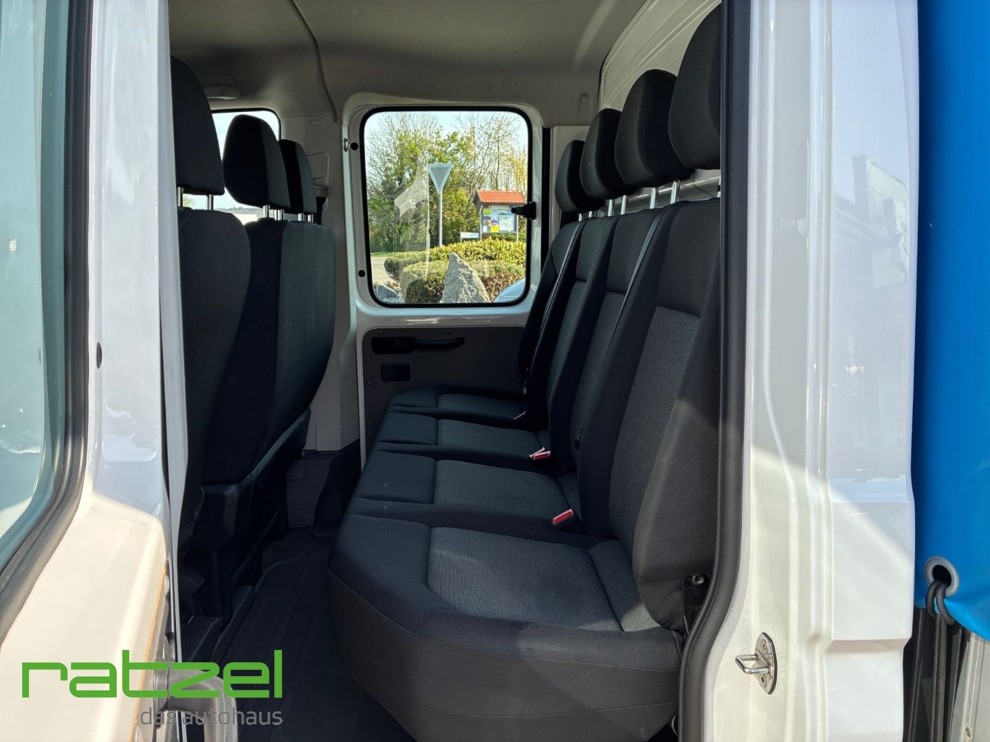 Fahrzeugabbildung Volkswagen Crafter 35 Pritsche DoKa MR 2.0 TDI AHK Klimaaut