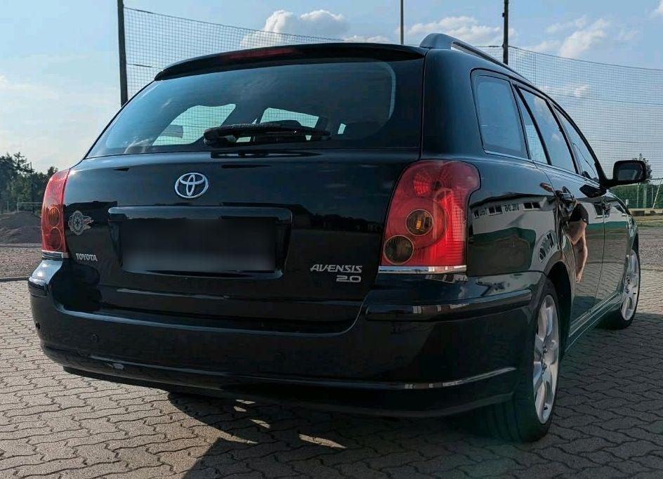 Toyota Avensis 2004 — фото 10