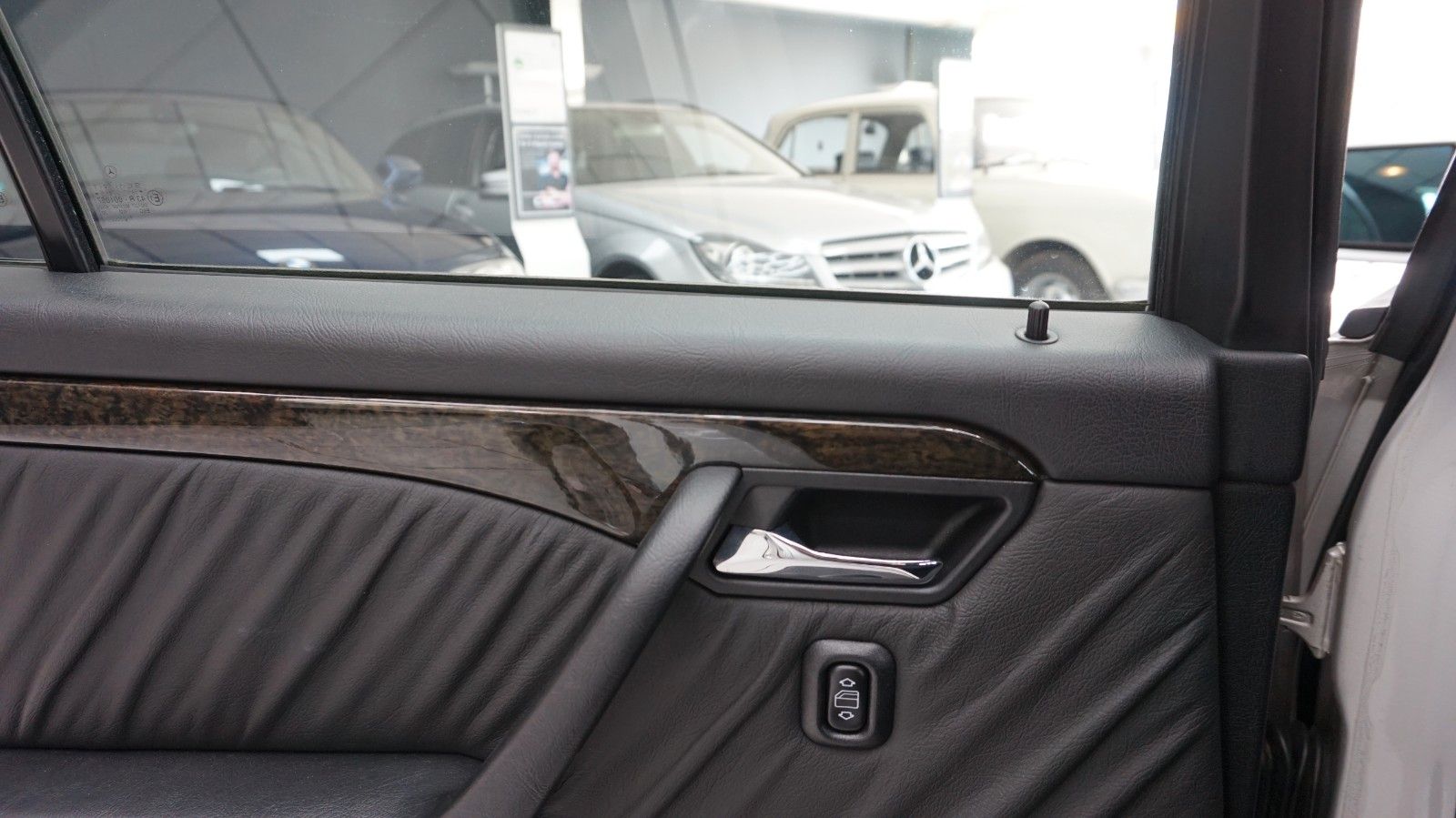 Fahrzeugabbildung Mercedes-Benz C 36 AMG aus deutscher Sammlung.