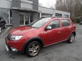Dacia Sandero II Stepway Essential - Dacia Sandero Essential mit Benzin-Antrieb