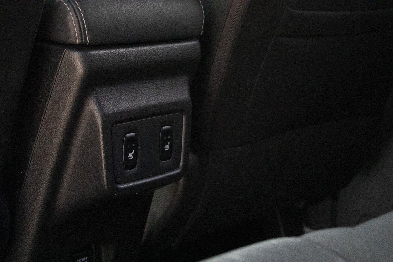 Fahrzeugabbildung Mitsubishi Eclipse Cross Connect 1.5l TB 2WD CVT 1. Hand