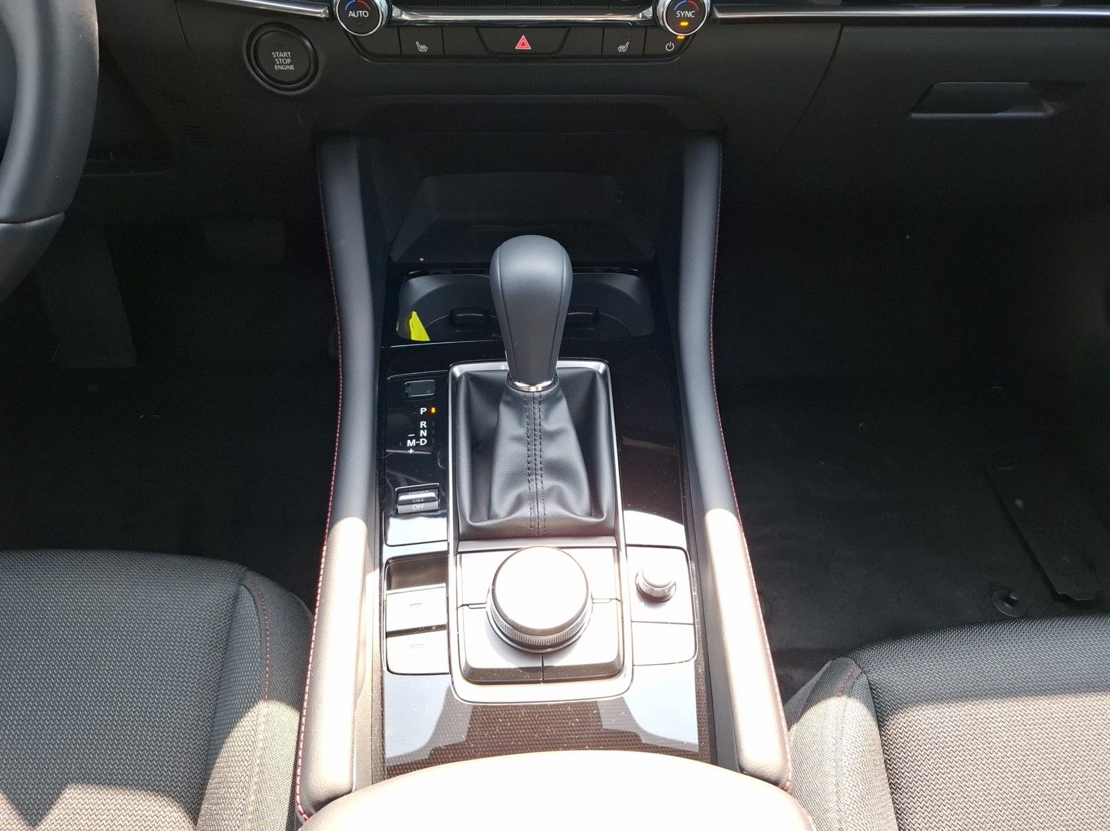 MAZDA 3 2.5 e-SKYACTIV G 140PS 6AT Homura - Image 12