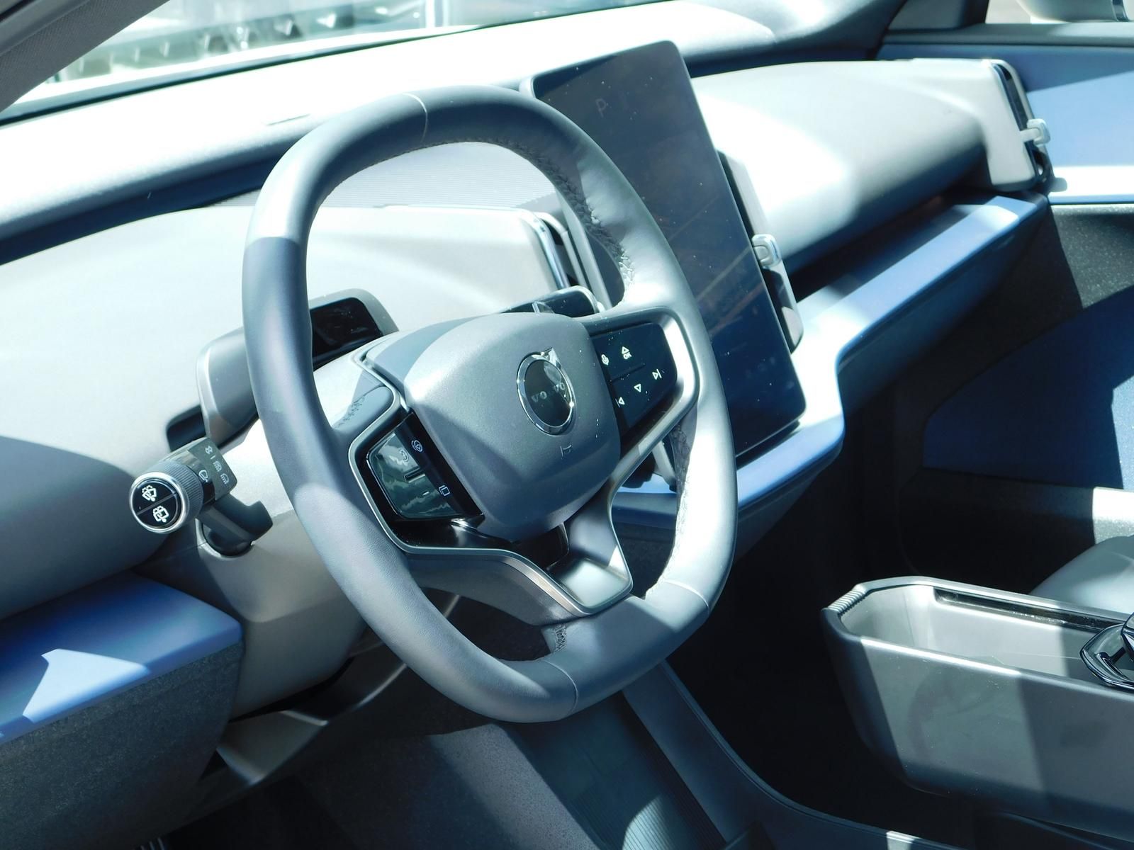 Fahrzeugabbildung Volvo EX30 Single Motor Extended Range Ultra