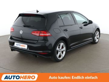 Volkswagen Golf - 6