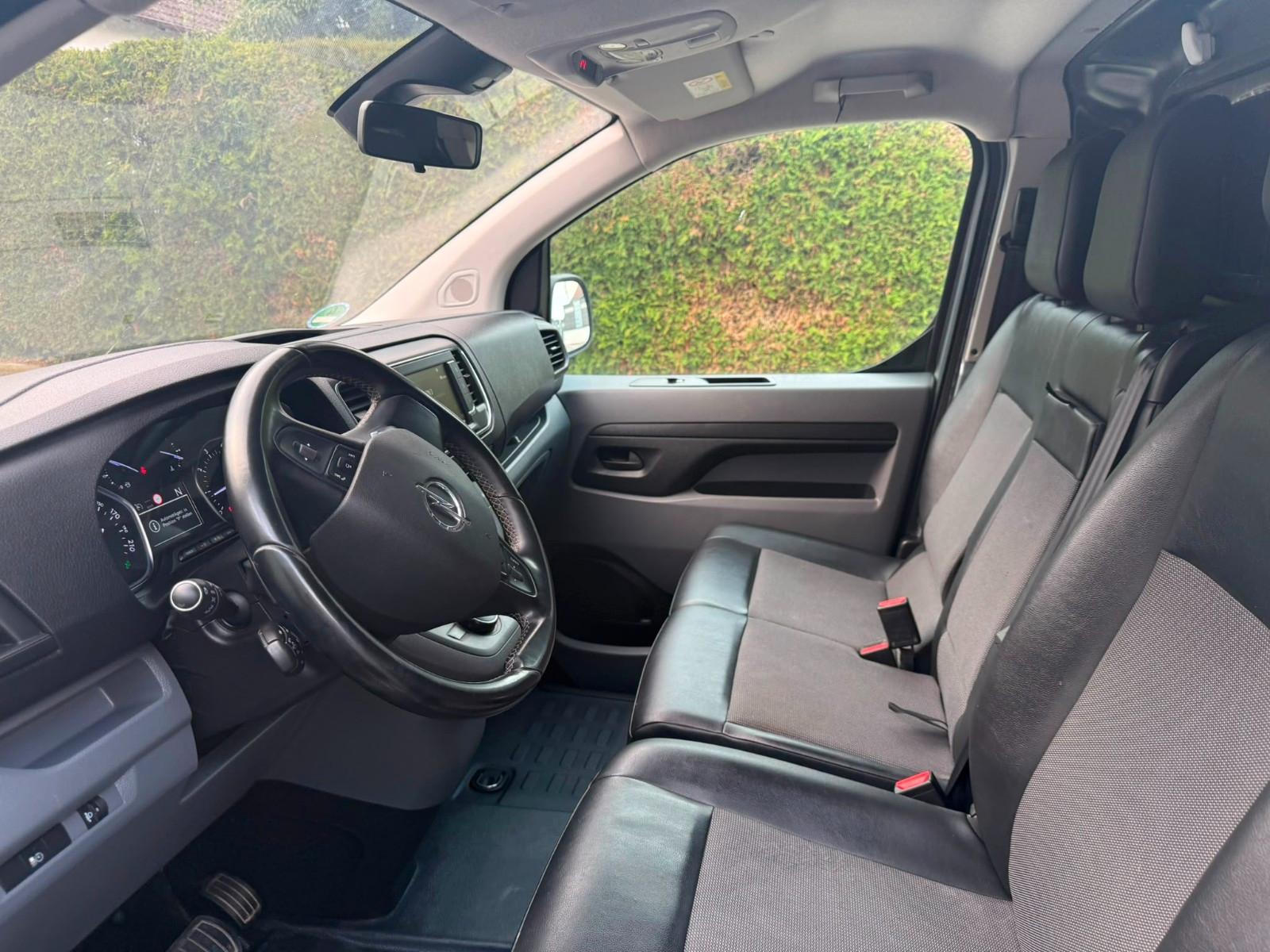 Opel Vivaro Cargo Automatik Standheizung AHK