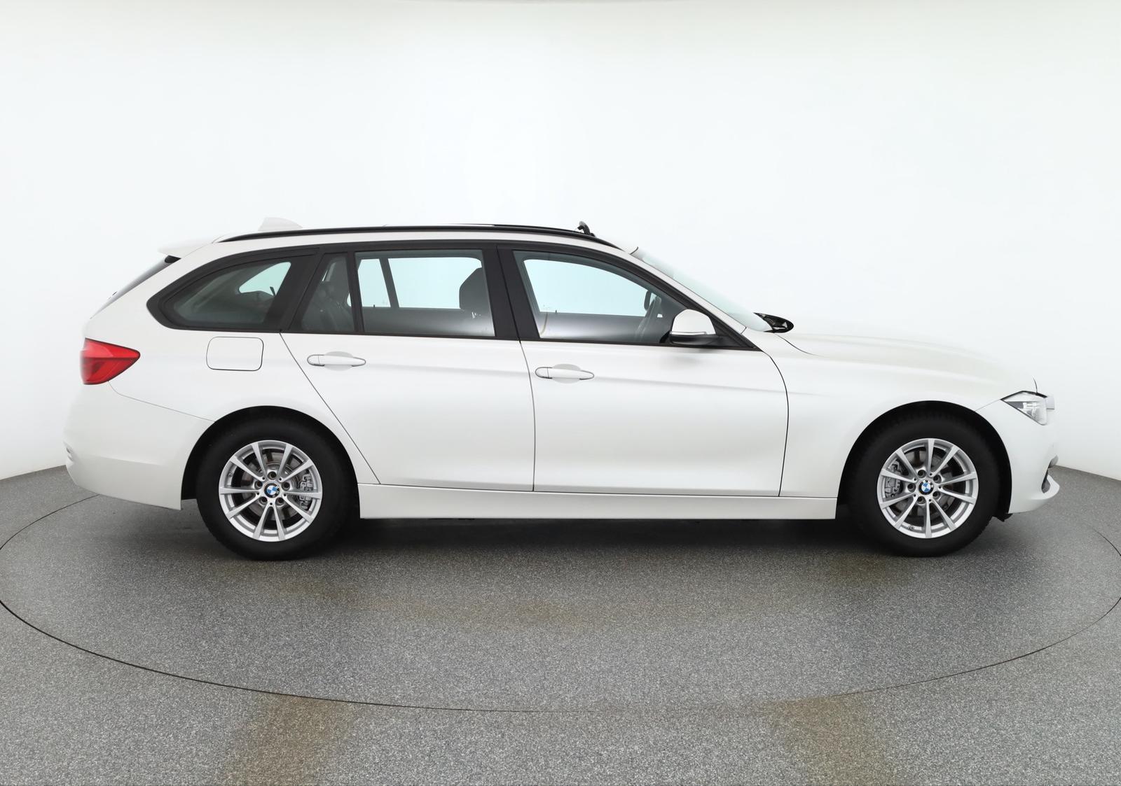 BMW 320i Touring Advantage LED Navi Schiebedach AHK