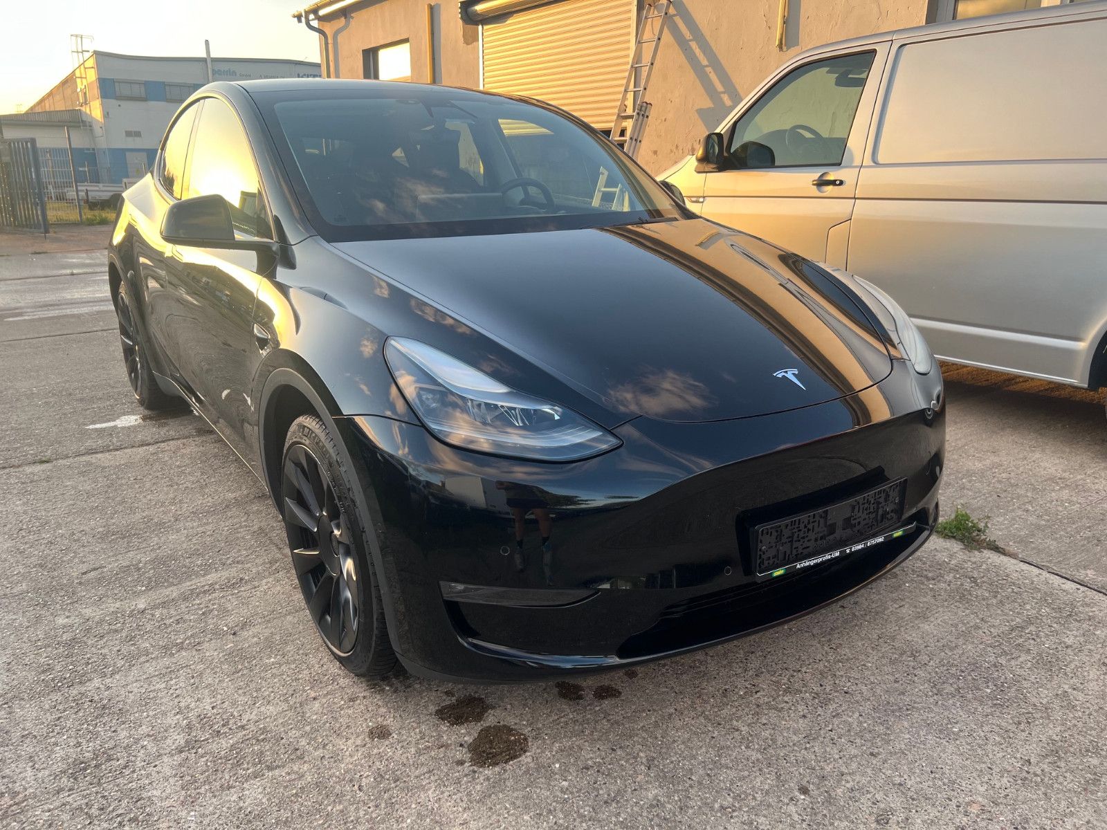 Tesla Model Y Long Range Allrad Leder Kamera 360, 21