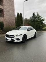 Mercedes-Benz e AMG/NIGHT/PDC/TEMPOMAT/NAVI