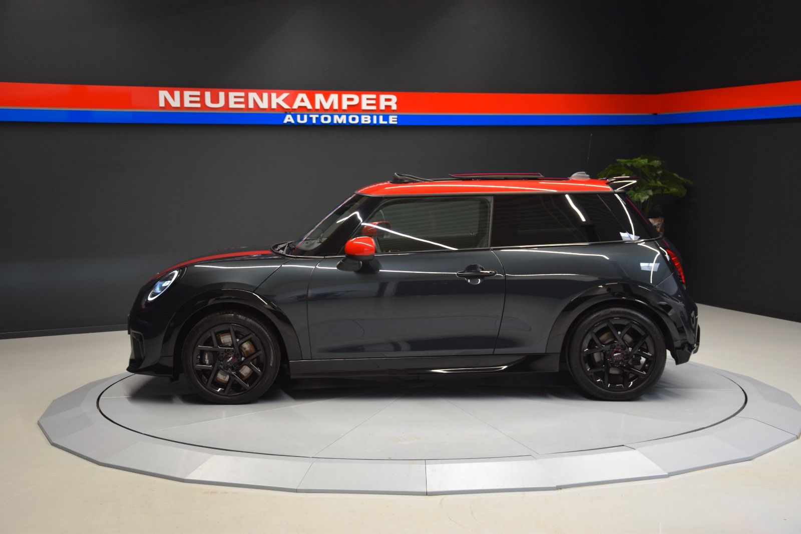Fahrzeugabbildung MINI Cooper C John Cooper Works Trim L HuD Leder Ambi