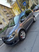 Volkswagen Touran 2.0 TDI Automatik - Volkswagen Touran mit Diesel-Antrieb: Kleinwagen