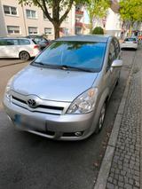 Toyota Corolla Verso 1.8 7 Sitzer - Toyota Corolla Verso in Duisburg