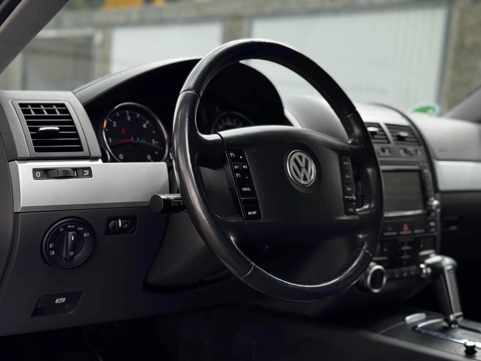 Volkswagen Touareg 3.0 V6 TDI | 239 ch | BVA | Cuir chauffant | Caméra de recul | Xénon adaptatif | GPS | Capacité de remorquage 3 500 kg