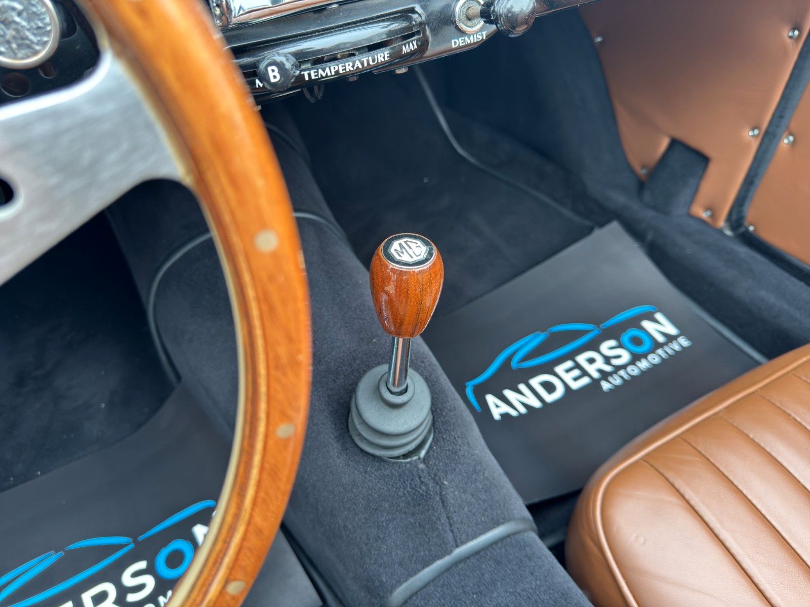 Fahrzeugabbildung MG MGA 1600 ROADSTER FRAME OFF COGNAC LEDER