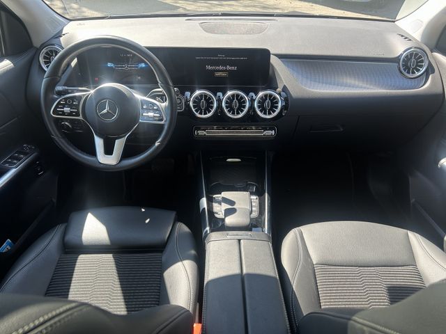 Mercedes-Benz GLA 220
