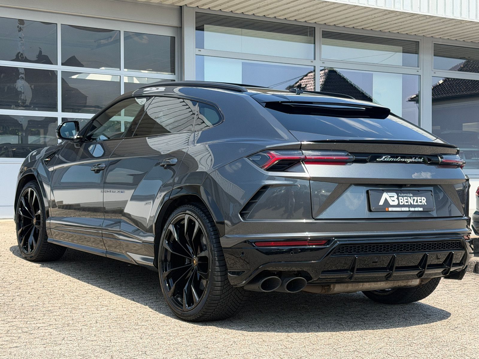 Fahrzeugabbildung Lamborghini Urus/PANO/23ZOLL/B&O-3D/360KAM/HEAD-UP
