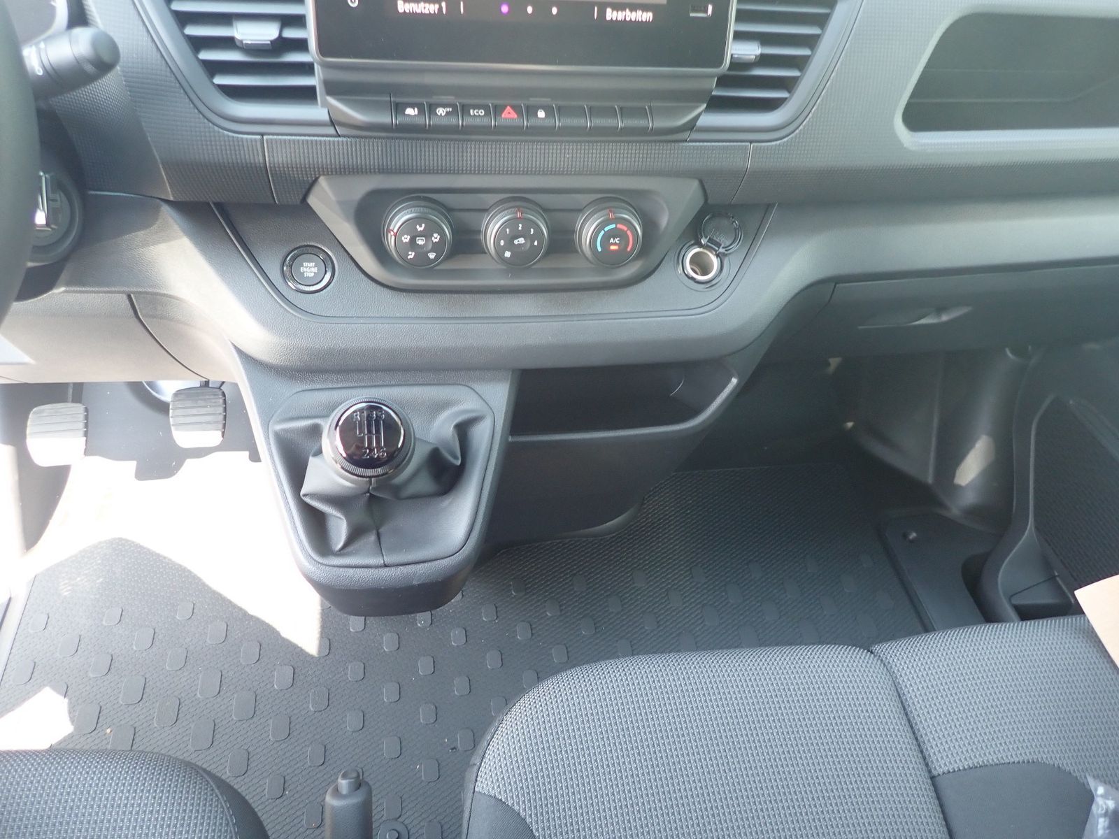 Fahrzeugabbildung Renault Trafic Lkw Komfort L1H1 3,0t Blue dCi 150 MY25