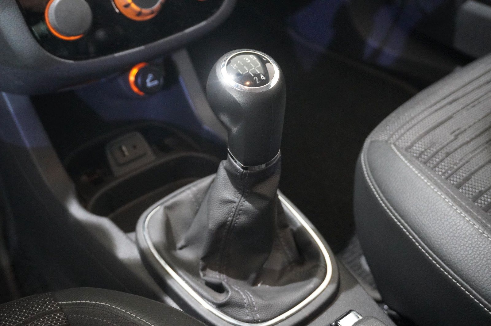Fahrzeugabbildung Opel Corsa D 1.4 ENERGY 3-TÜR KLIMA/WINTER/NEBEL/PDC