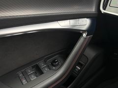 Fahrzeugabbildung Audi RS6 Avant 22"*LASER*HUD*AHK*NACHTSICHT*LEDER*ALC