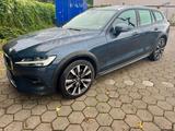 Volvo V60 Cross Country D4 AWD Geartronic - blaue Volvo V60 Cross Country