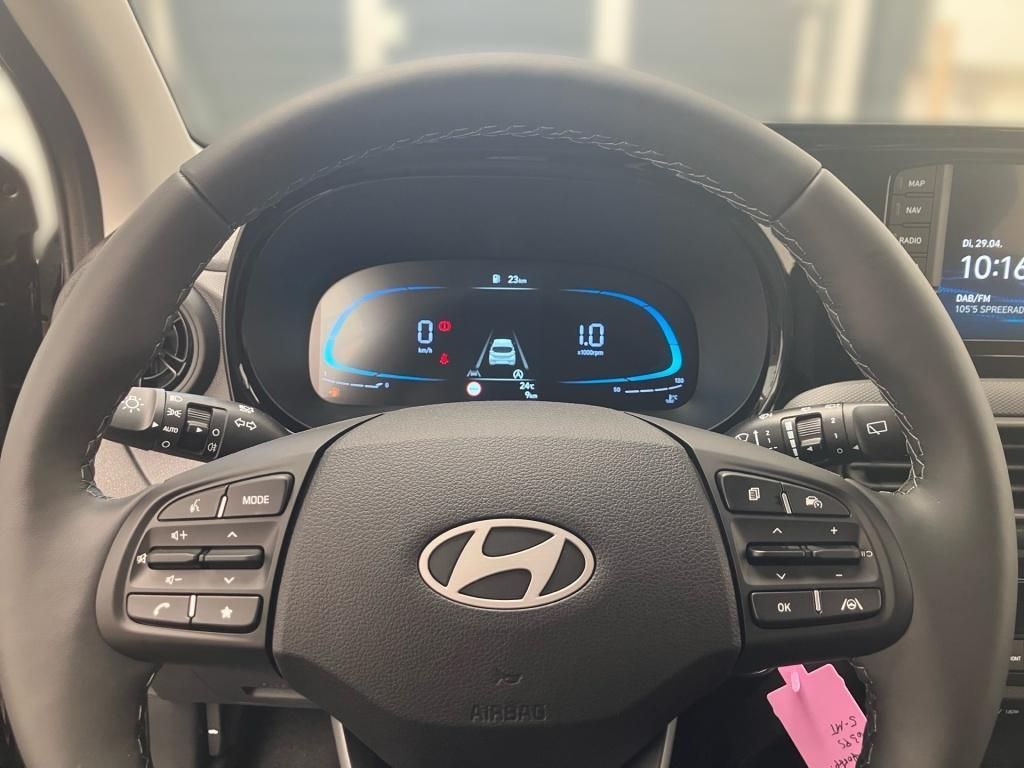 Fahrzeugabbildung Hyundai i10 Navi SHZ KAM PDC SpurH