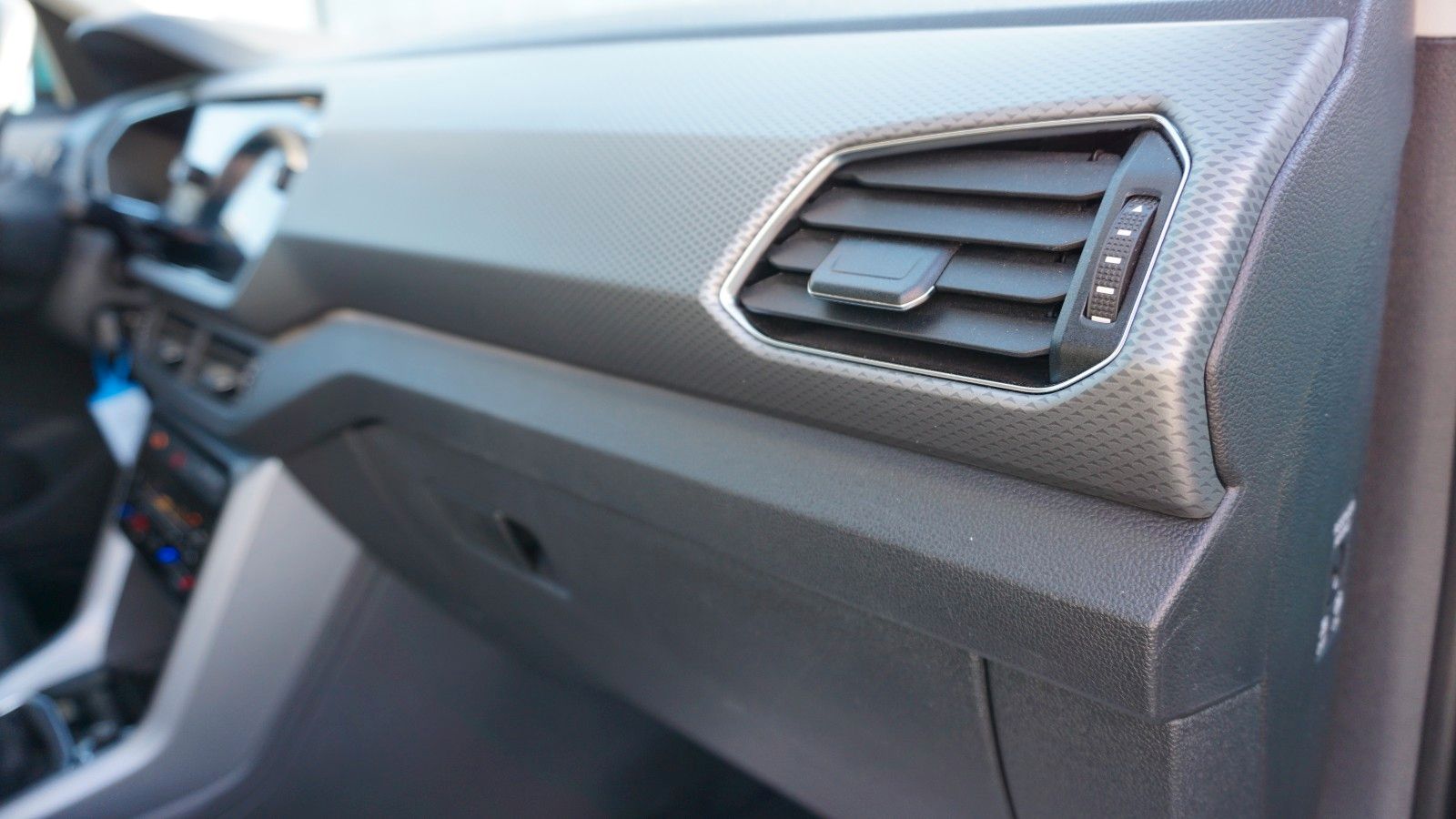 Fahrzeugabbildung Volkswagen T-Cross Active,Navi,Kamera,ACC,CarPlay, SH,AHK