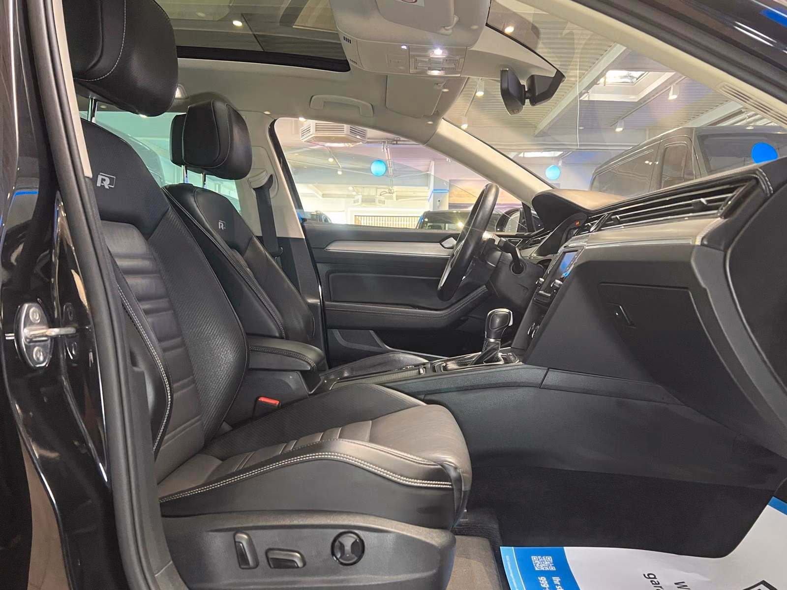 Volkswagen Passat Variant R-Line 4Motion*Pano*360°*AHK*DSG