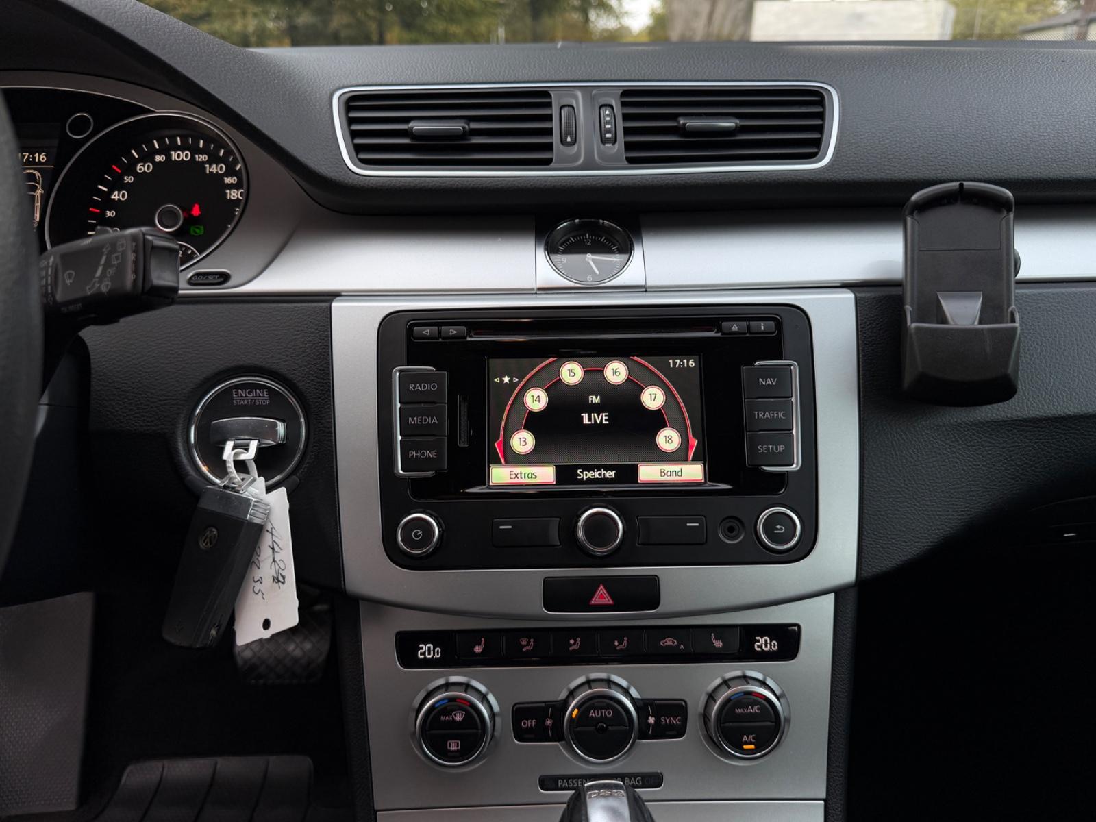 Volkswagen Passat 2013 — photo 19