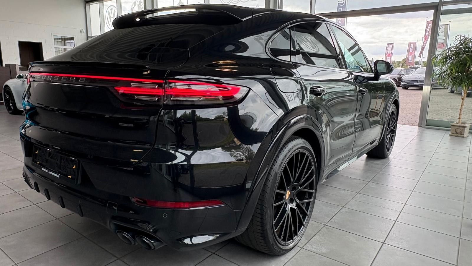 Fahrzeugabbildung Porsche Cayenne Coupe E-Hybrid/Platinum Edition