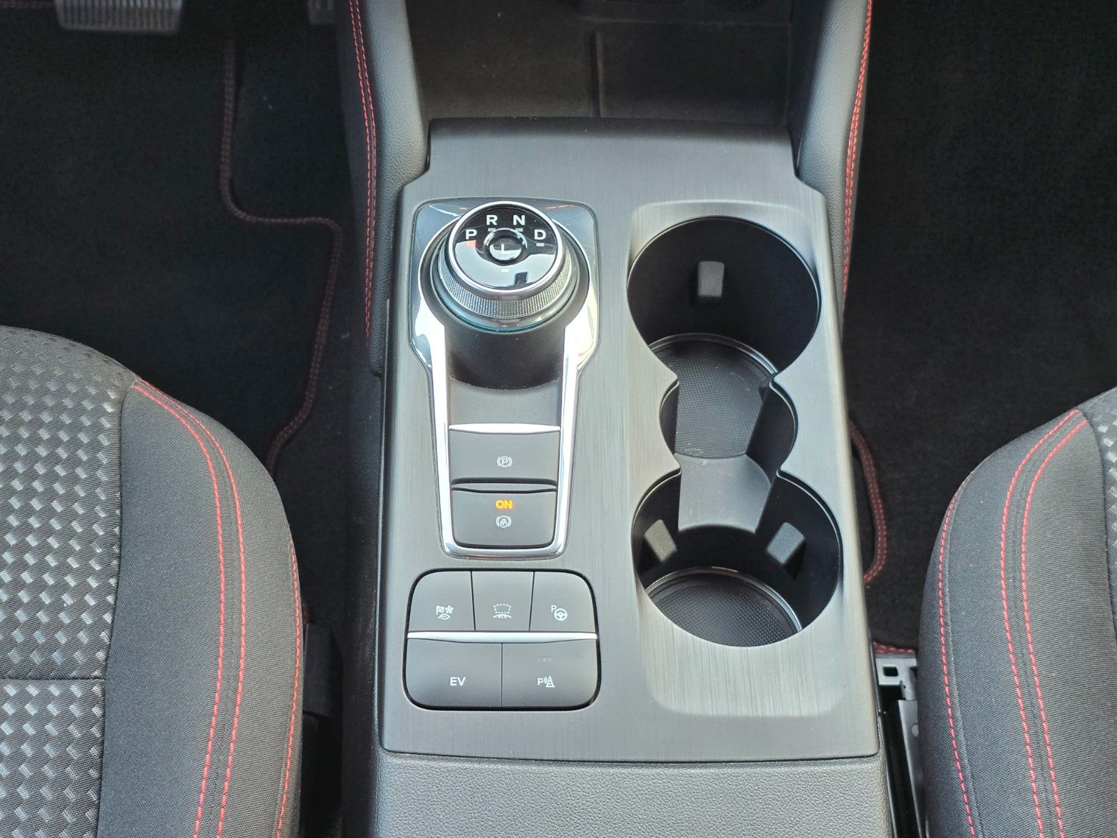 Fahrzeugabbildung Ford Kuga Plug-In Hybrid 2,5 ST-Line Navi Kamera