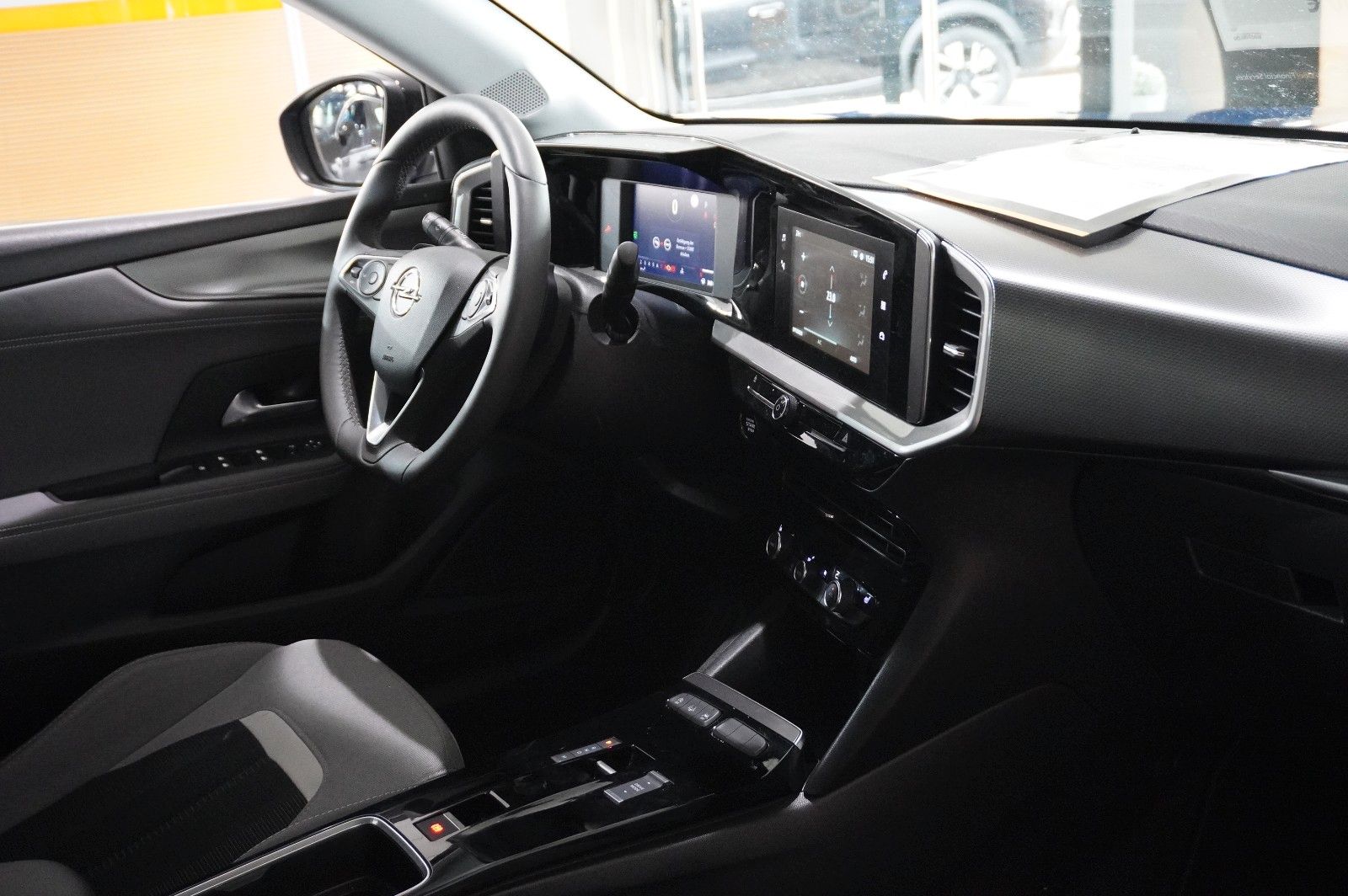 Fahrzeugabbildung Opel Mokka ELEGANCE 1.2T NAVI/LED/KAMERA/SPORT/SH/DAB
