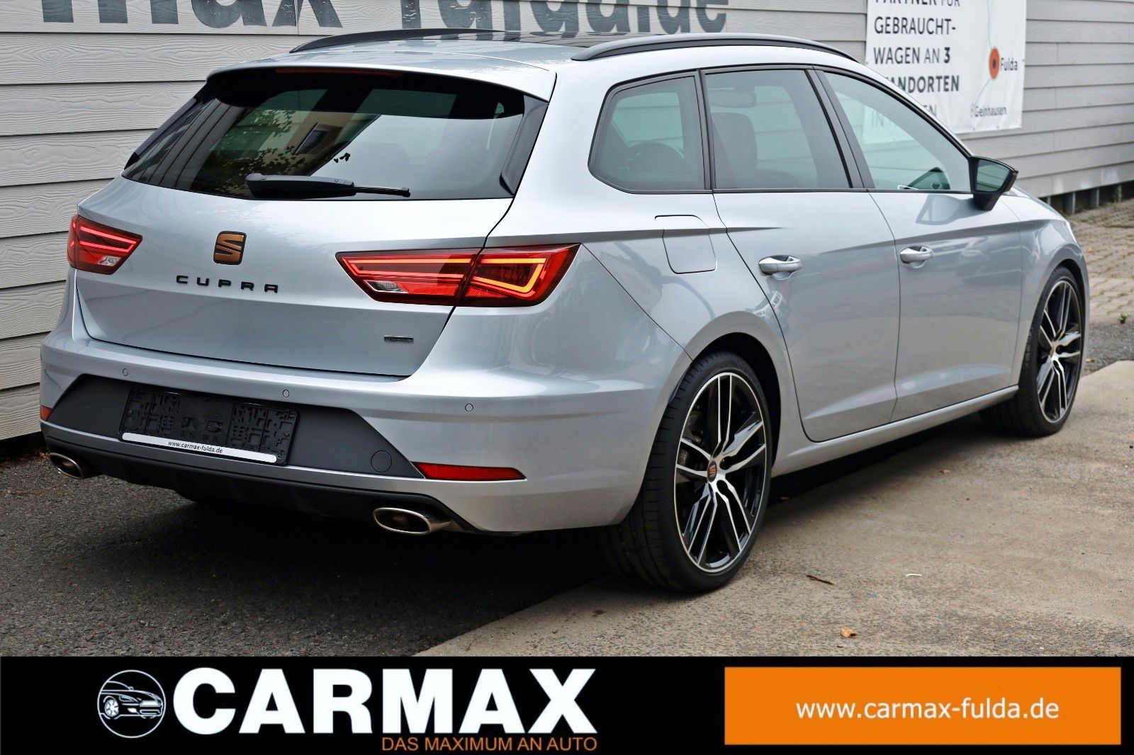 Fahrzeugabbildung SEAT Leon ST Cupra 300 4Dr.,T.Leder,Navi,Kamera,Panor