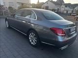Mercedes-Benz E 220 d Autom. - - Mercedes-Benz: Firmenfahrzeug
